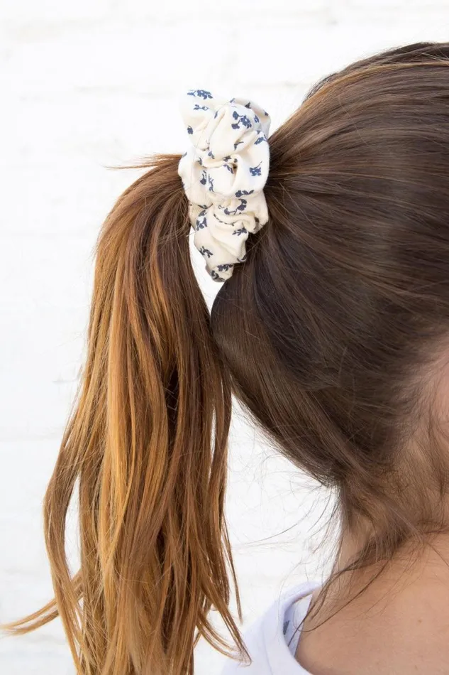 Accessories Floral Scrunchie Brandy Melville HAIR ACCESSORIES