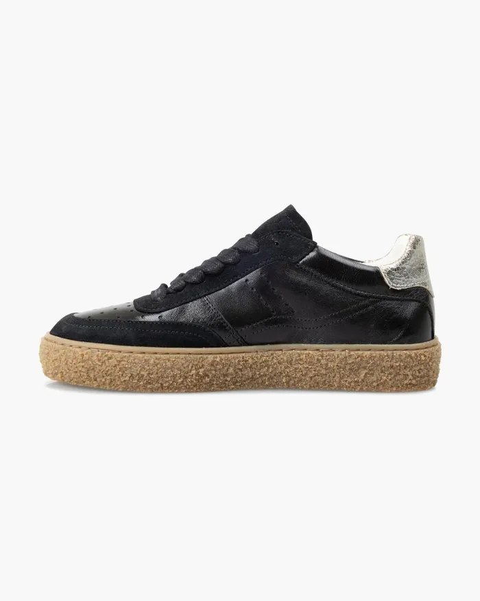 Cruyff Monumental Lux Blackgold Women Sneakers Cruyff Monumental Lux Blackgold Women Sneakers