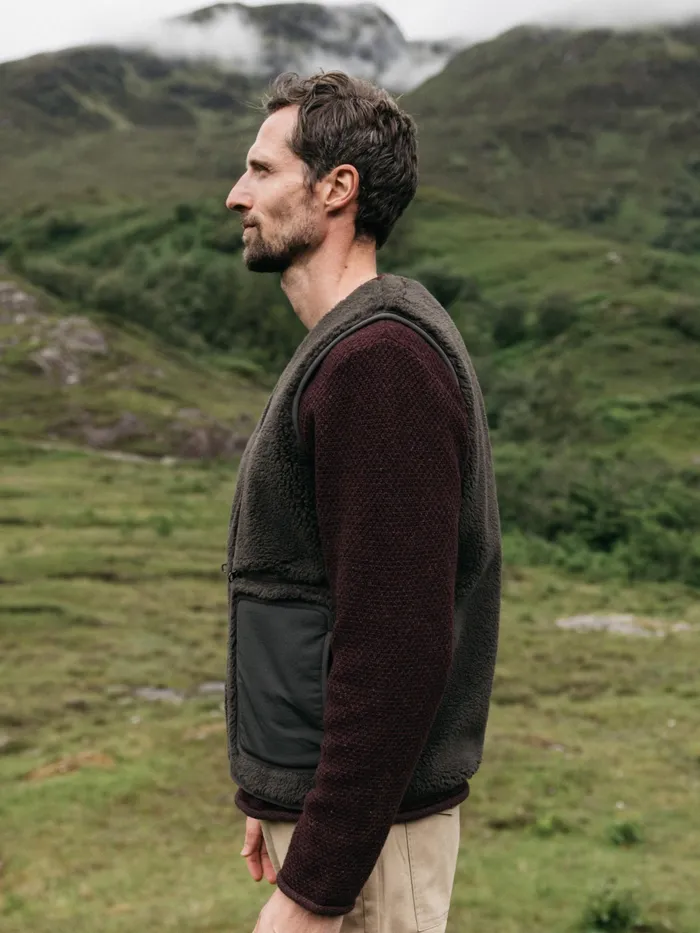 Finisterre Jackets and Coats Men Orsik Fleece Vest Raven Black