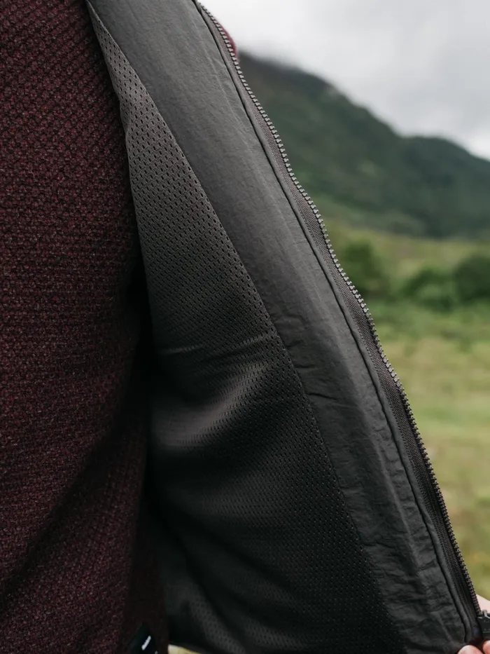 Finisterre Jackets and Coats Men Orsik Fleece Vest Raven Black
