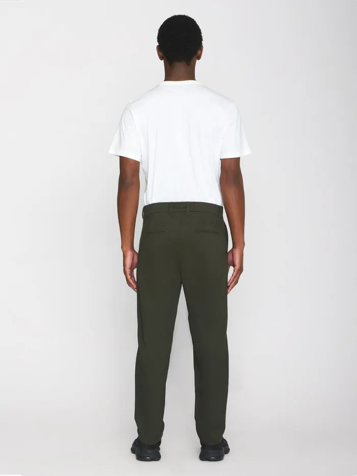 KnowledgeCotton Apparel Pants CHUCK Regular Twill Chino Pants Forrest Night 8211 Men KnowledgeCotton Apparel Pants CHUCK Regular Twill Chino Pants Forrest Night 8211 Men