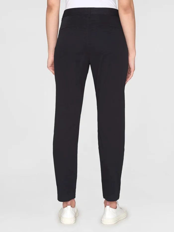 KnowledgeCotton Apparel Pants WILLOW Regular Cropped Poplin Chino Black Jet 8211 Women KnowledgeCotton Apparel Pants WILLOW Regular Cropped Poplin Chino Black Jet 8211 Women