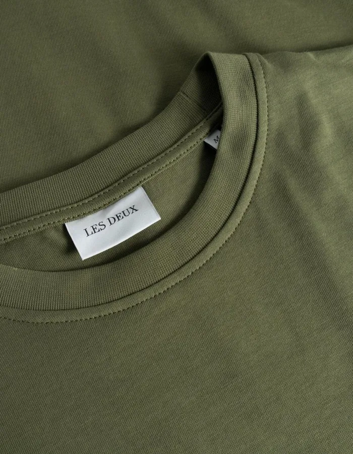 Men Crew TShirt 8211 Chive GreenLight Ivory Les Deux Tshirts