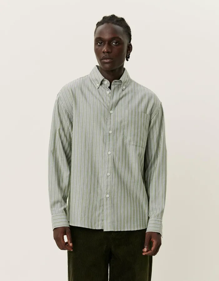 Men Kolton Herringbone Poplin Shirt 8211 WhiteChive Green Les Deux ShirtsOvershirts