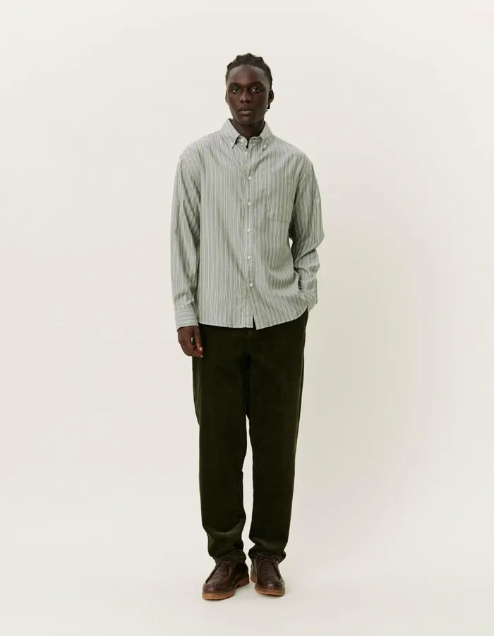 Men Kolton Herringbone Poplin Shirt 8211 WhiteChive Green Les Deux ShirtsOvershirts