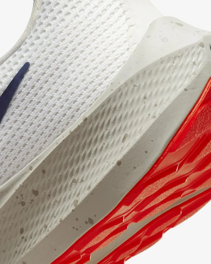 Men Nike Running Pegasus 40 Whitelight Orewood Brownphantomobsidian