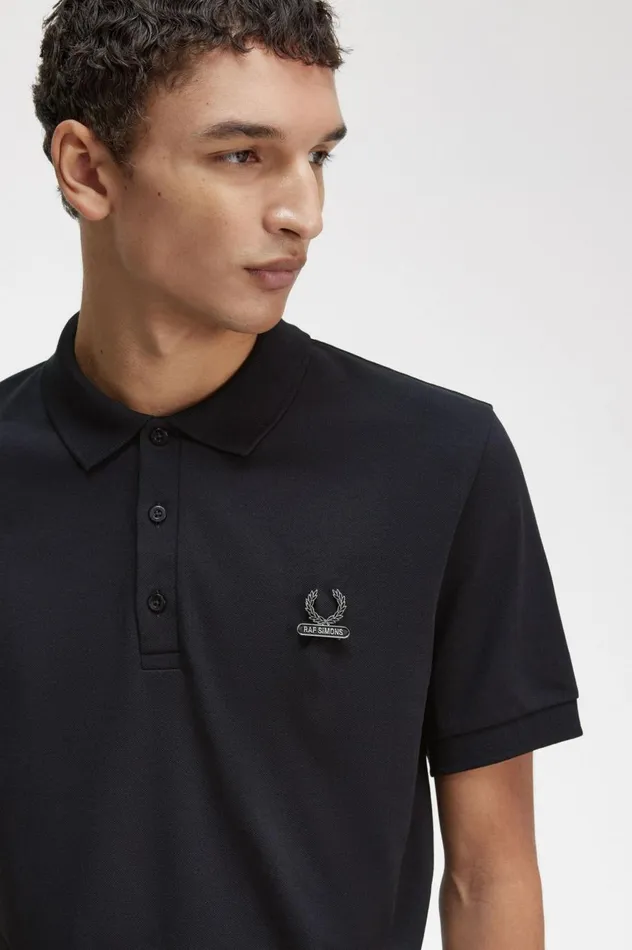 Men Raf SimonsEnamel Pin Polo Shirt Black Fred Perry Polo Shirts