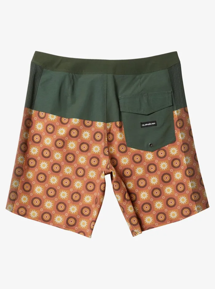 Quiksilver Highline Arch 19034 Boardshorts Climbing Ivy Mens Shorts and Amphibians