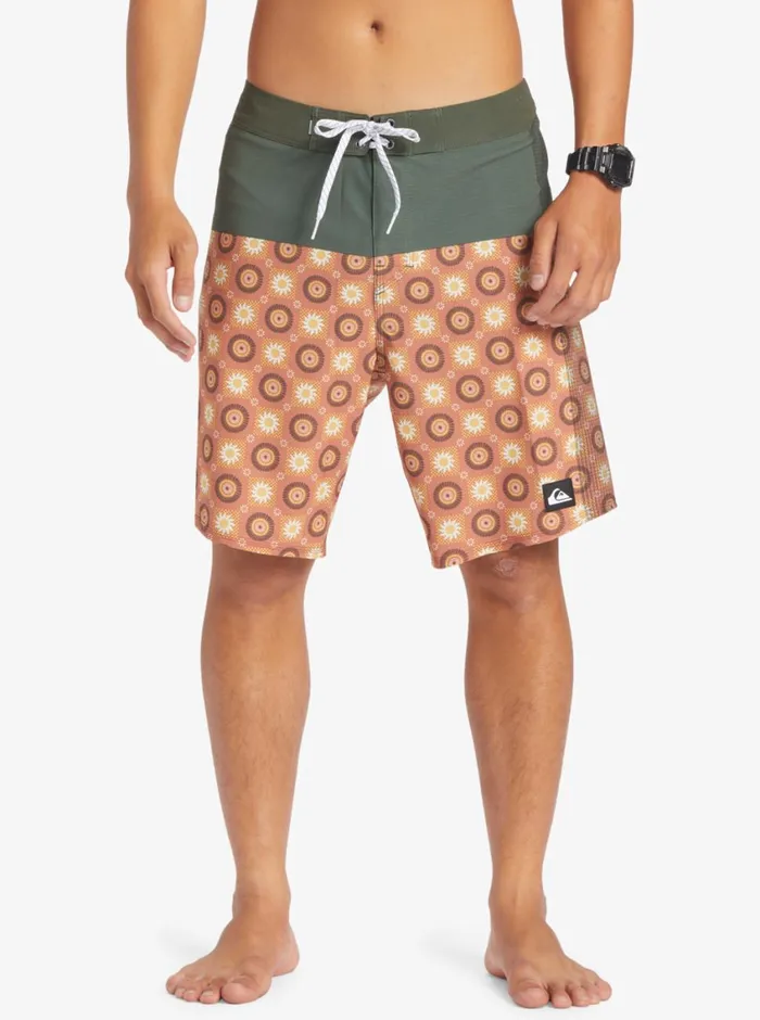 Quiksilver Highline Arch 19034 Boardshorts Climbing Ivy Mens Shorts and Amphibians