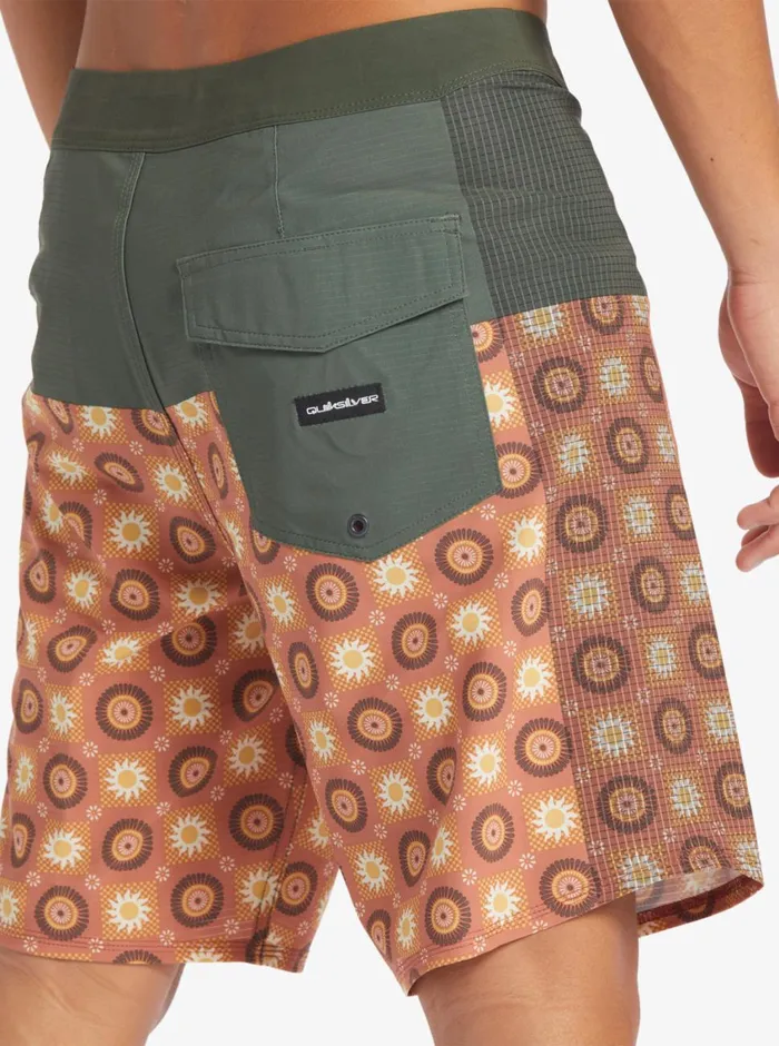 Quiksilver Highline Arch 19034 Boardshorts Climbing Ivy Mens Shorts and Amphibians