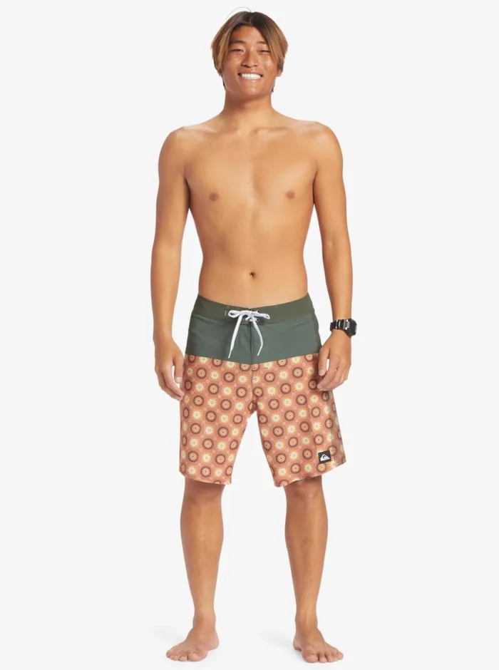 Quiksilver Highline Arch 19034 Boardshorts Climbing Ivy Mens Shorts and Amphibians