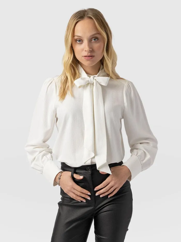 Saint And Sofia Blouses and Shirts Women Paxton Pussybow Blouse 8211 Cream Cream Saint And Sofia Blouses and Shirts Women Paxton Pussybow Blouse 8211 Cream Cream