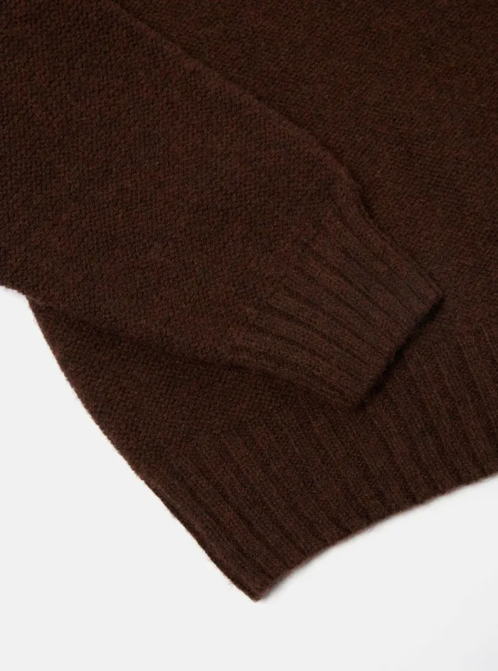 Seamless Crew In Coffee Supersoft Knit Men Universal Works Knitwear