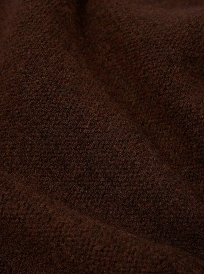 Seamless Crew In Coffee Supersoft Knit Men Universal Works Knitwear