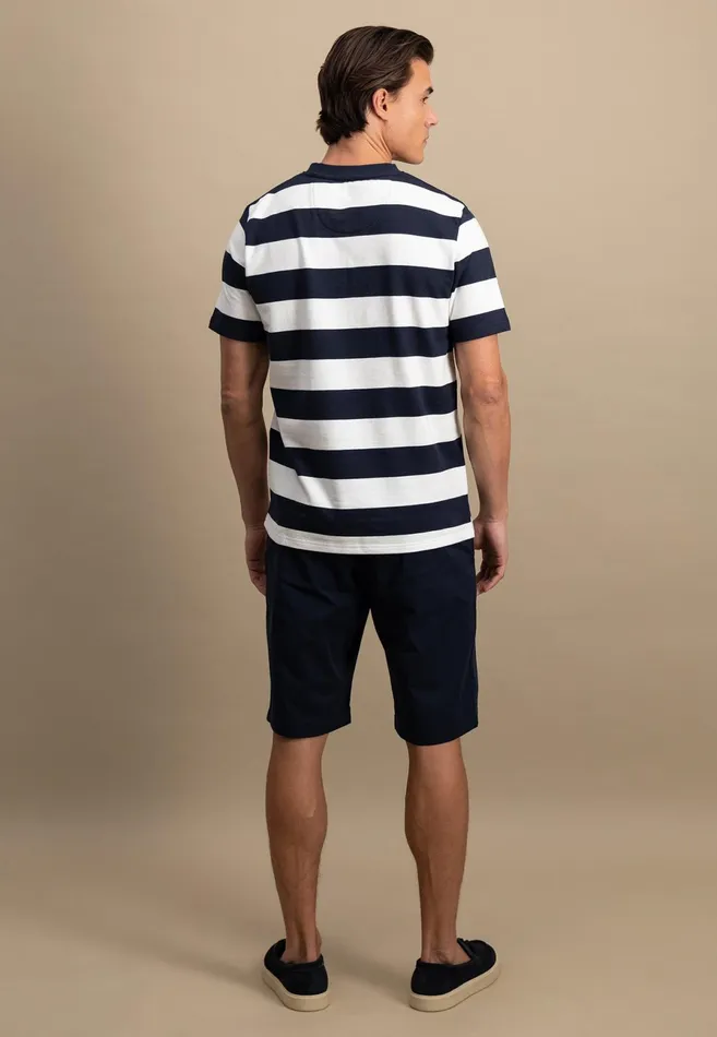Tshirts Men FYNCHHATTON Striped Tshirt With A Colored LogoTail Navynew Offwhite