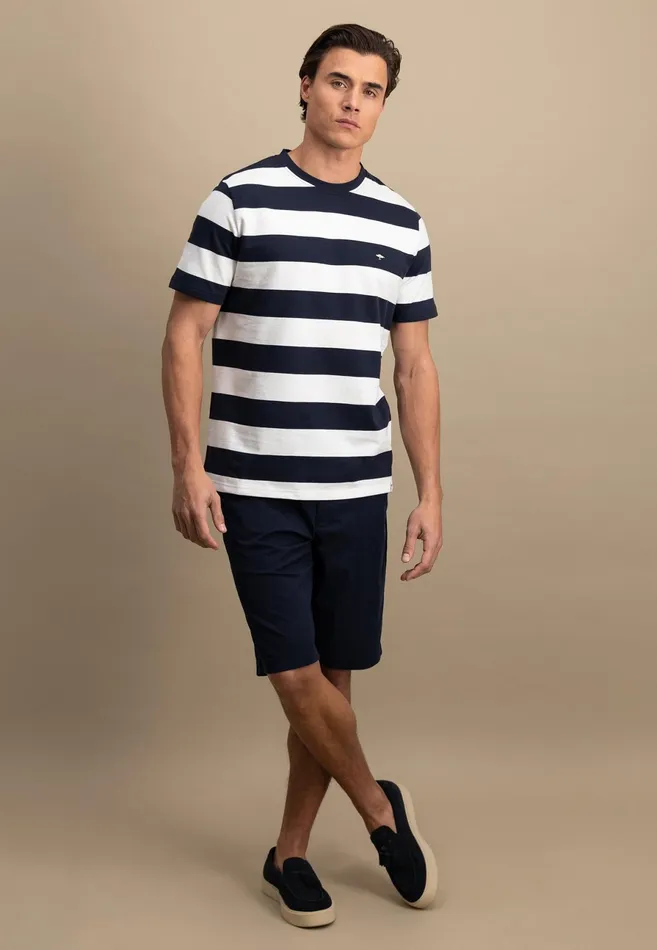 Tshirts Men FYNCHHATTON Striped Tshirt With A Colored LogoTail Navynew Offwhite