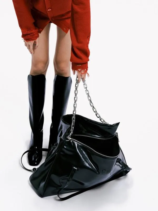 Women Andromeda ChunkyChain Trapeze Xl Tote Bag 8211 Noir CHARLES and KEITH Slouchy Bags
