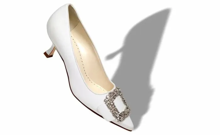 Women Cream Crepe De Chine Buckle Detail Pumps Manolo Blahnik Pumps