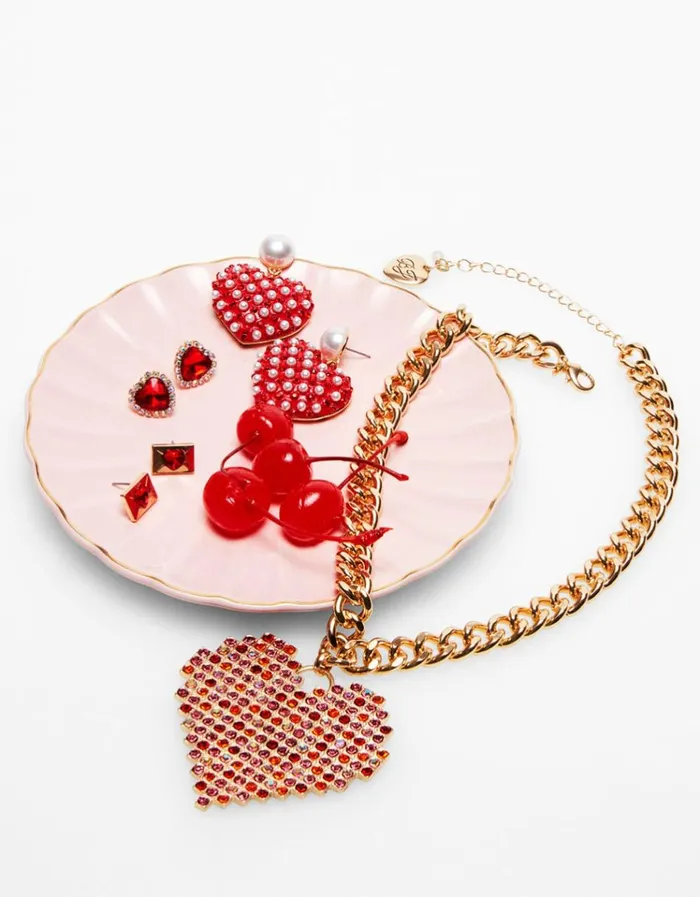 Women DEAR BETSEY ENVELOPE STUDS RED Betsey Johnson