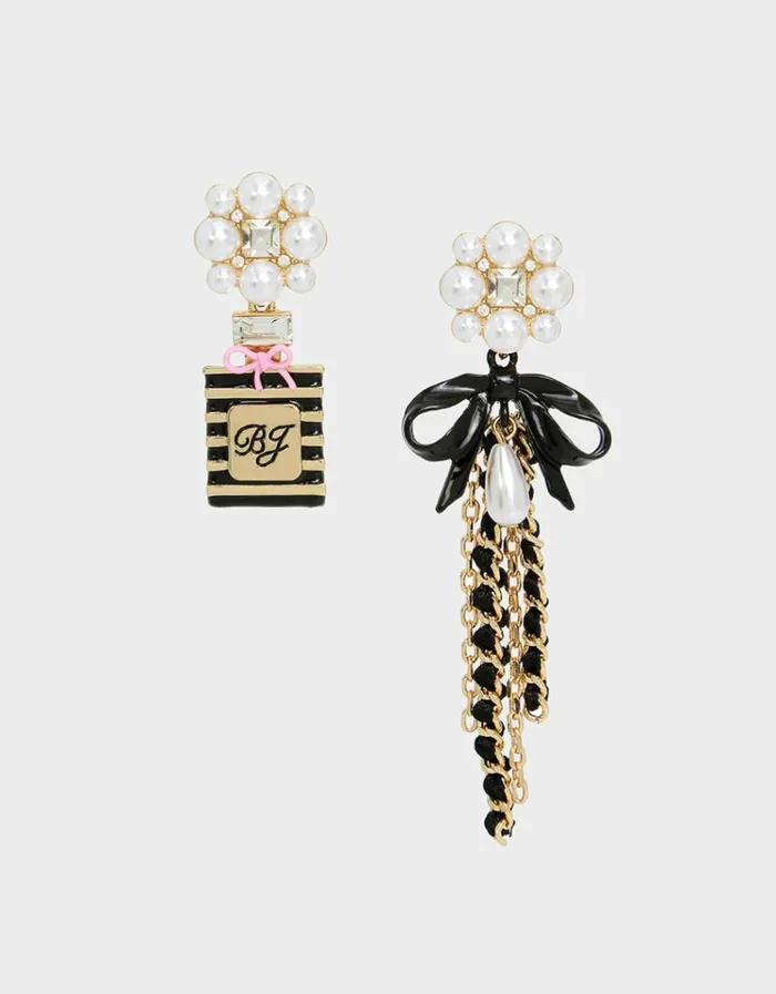 Women GOING ALL OUT MISMATCH PERFUME PEARL EARRINGS IVORY Betsey Johnson