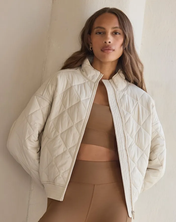 Women Jackets TravisMathew LIGHTS AT NIGHT QUILTED JACKET Pumice Stone