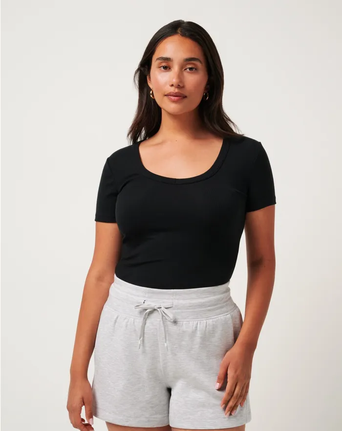 Women Shirts and Tops TravisMathew CLOUD RIB SHORT SLEEVE TOP Black