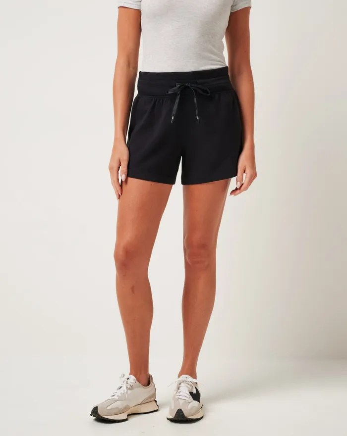 Women Shorts TravisMathew SKYLOFT SOFT TIE SHORT Black