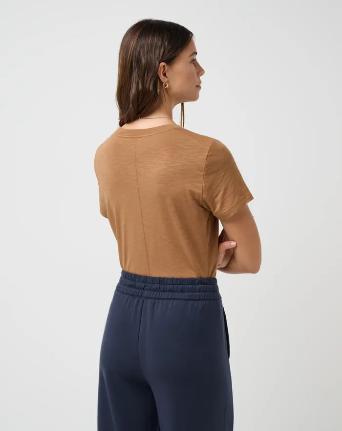 Women Tees TravisMathew CLOUD JERSEY TEE Chestnut